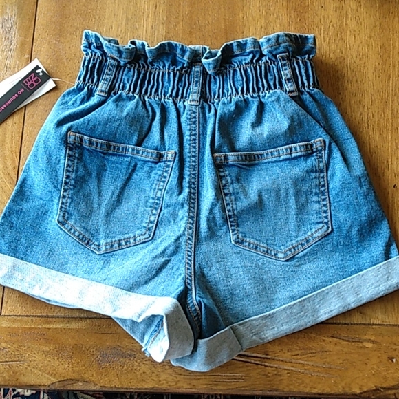 New w/tag Paper bag shorts - Picture 4 of 8